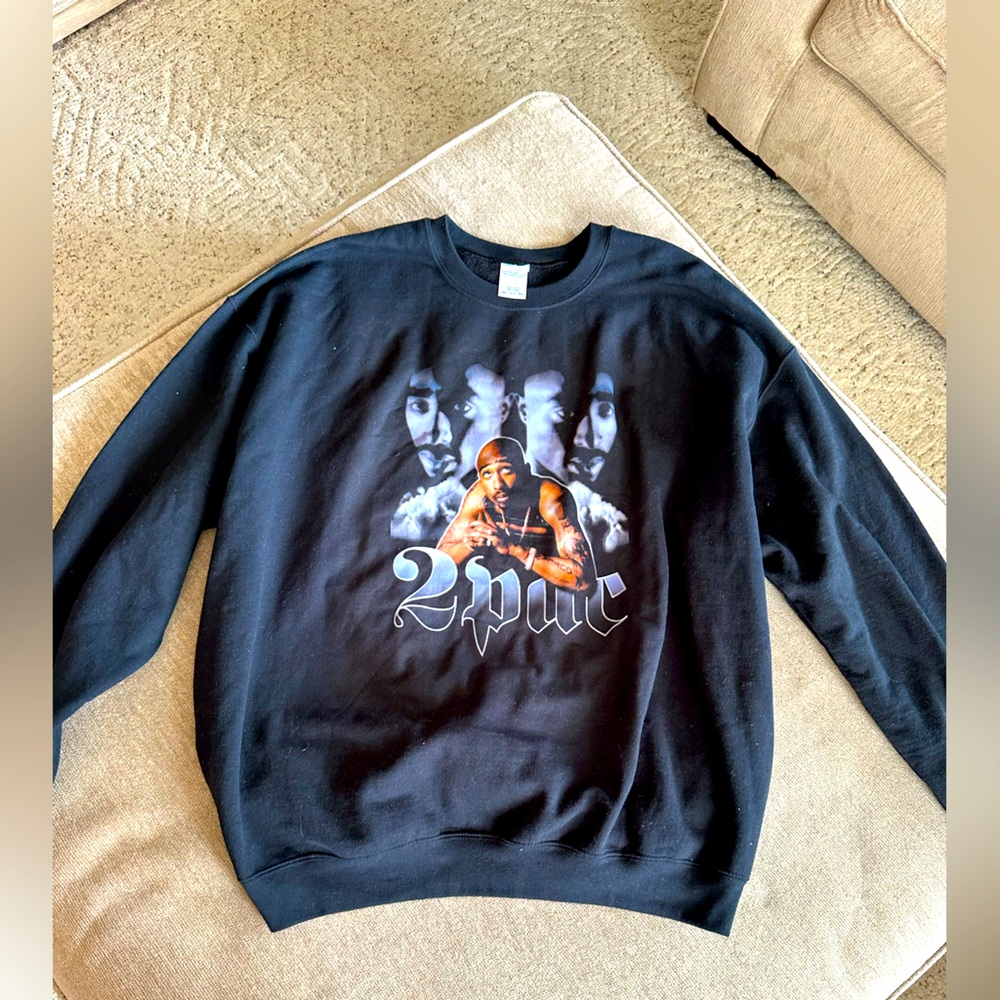 2 pac crew neck Gildan Black Crewneck Sweater with Graphic Design